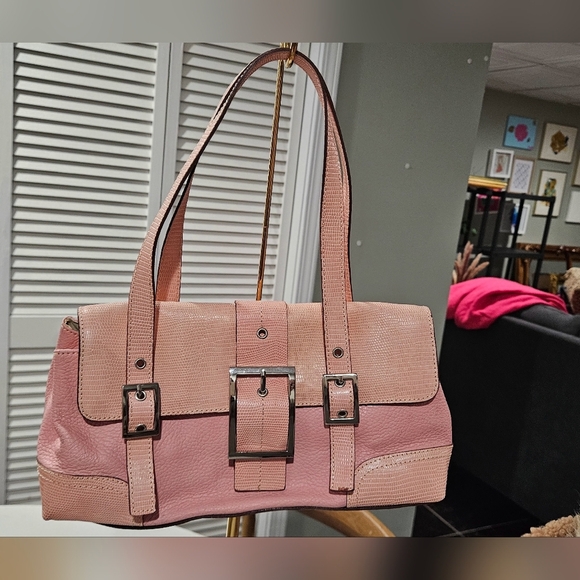 Vintage Y2K MAXX NEWYORK leather/lizard Embossed Pastel Pink Buckle Shouder Bag. - Picture 5 of 16